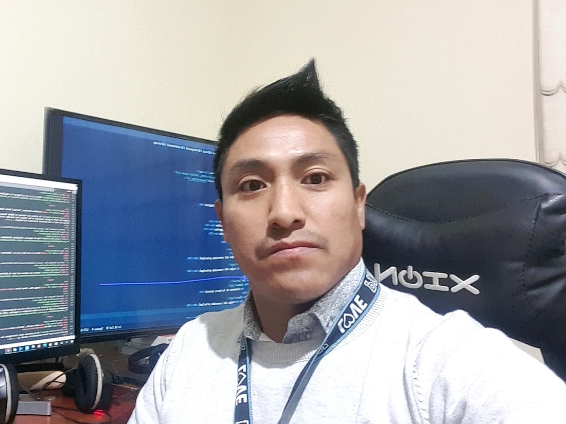 Marcos Cerina en su espacio de trabajo